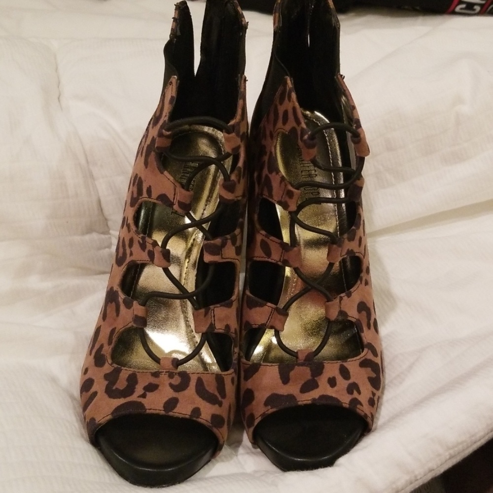 Jennifer Lopez heels